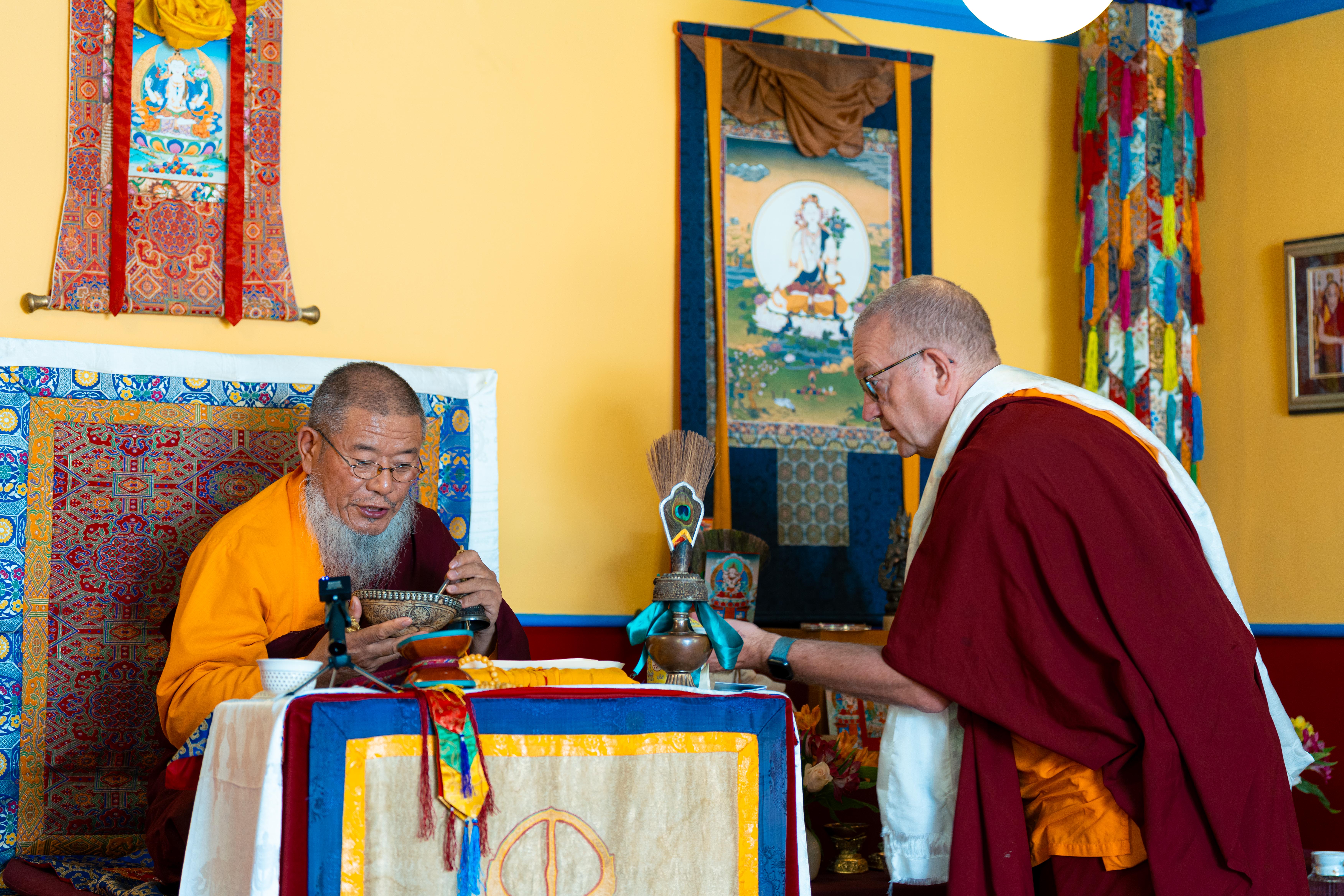 Dorzin Lama Lungrik Nyima Rinpoche Chime Palter (White Tara) empowerment and teaching 08:25 8